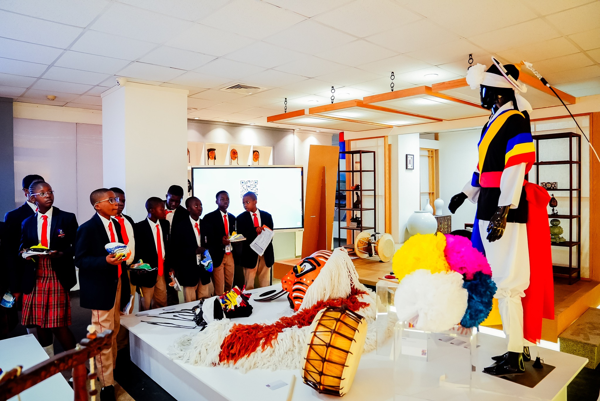 Total Academy Abuja  문화원 방문