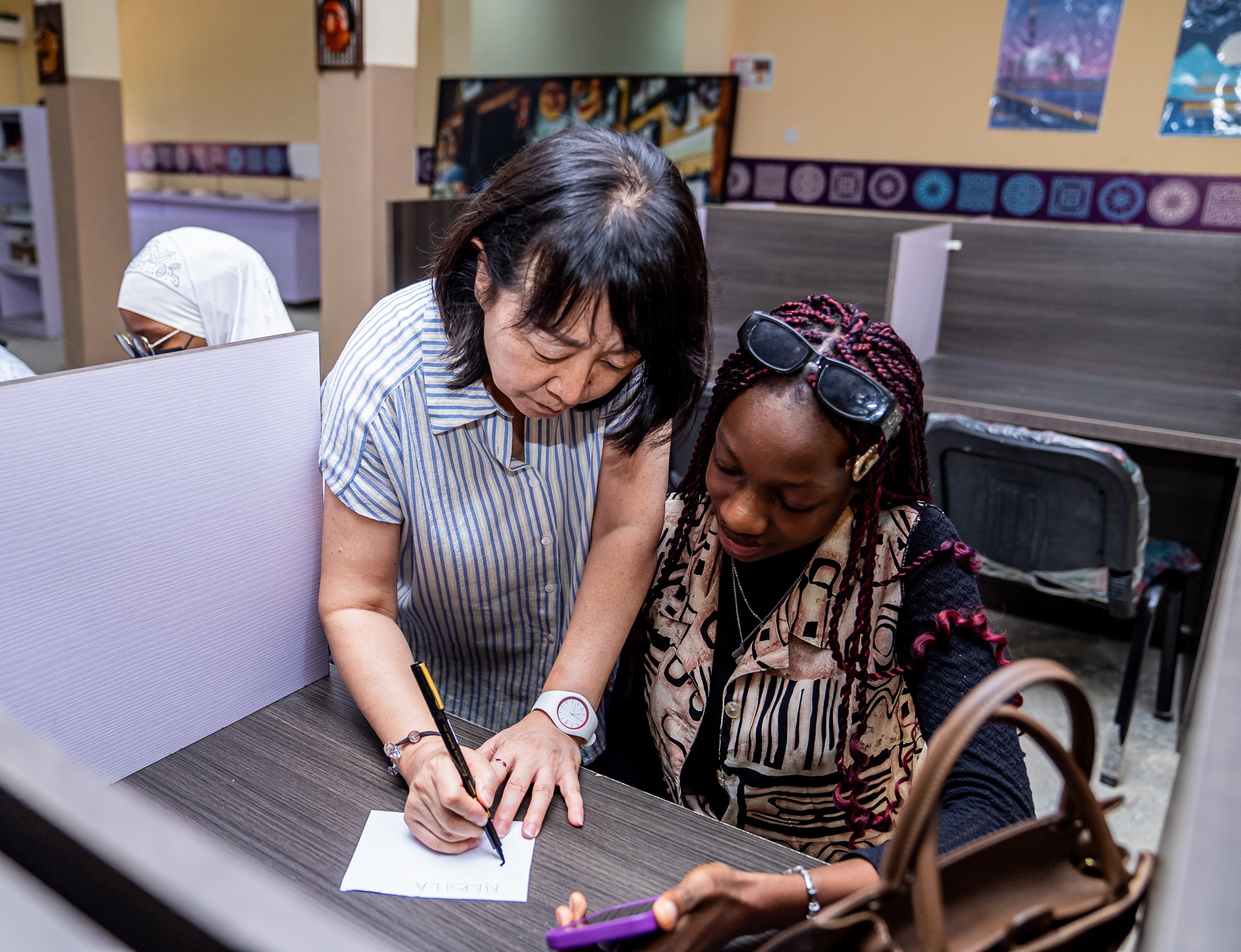아부자 대학교 한국 코너에서의 한국 문화 체험