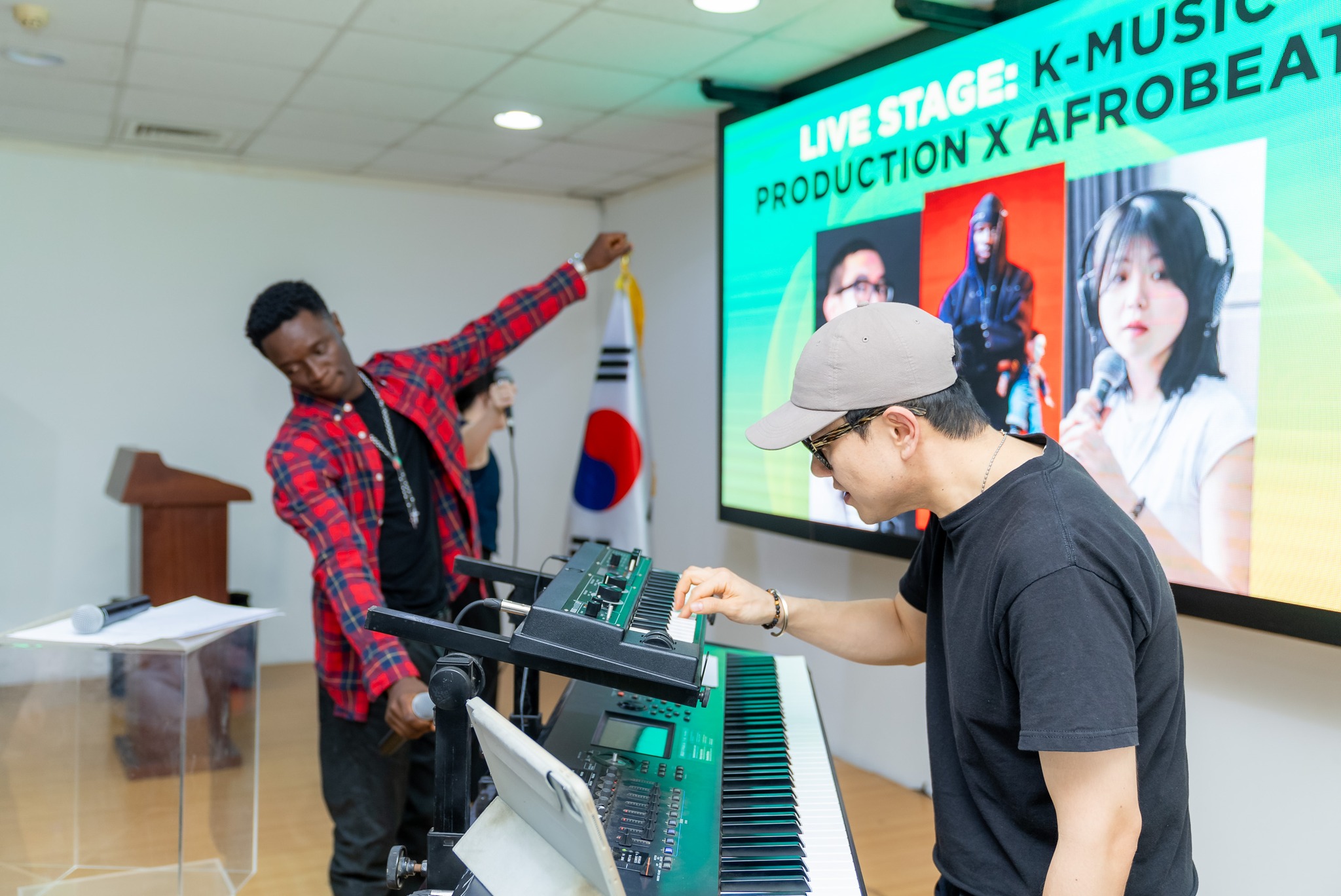 라이브 무대: 케이뮤직 프로덕션 x 아프로베츠